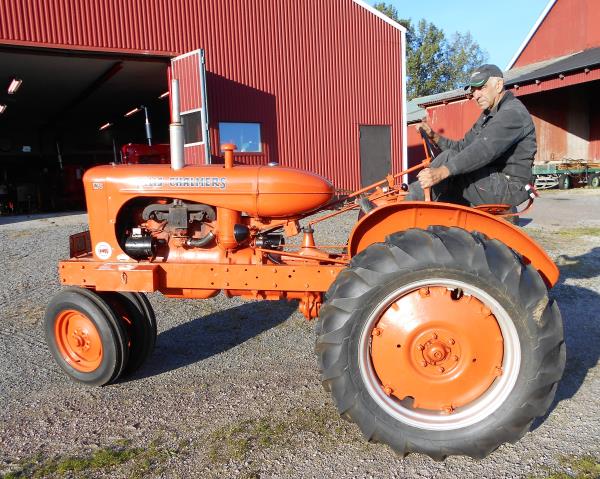 Veterantraktor - Allis-Chalmers - WC, 1947, 4 cyl, 30 hk. I mycket fint skick, nya originaldäck. Fic...